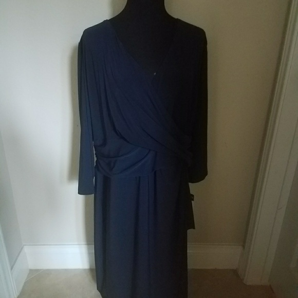 Chaps Dresses & Skirts - Chaps v neck knit dress